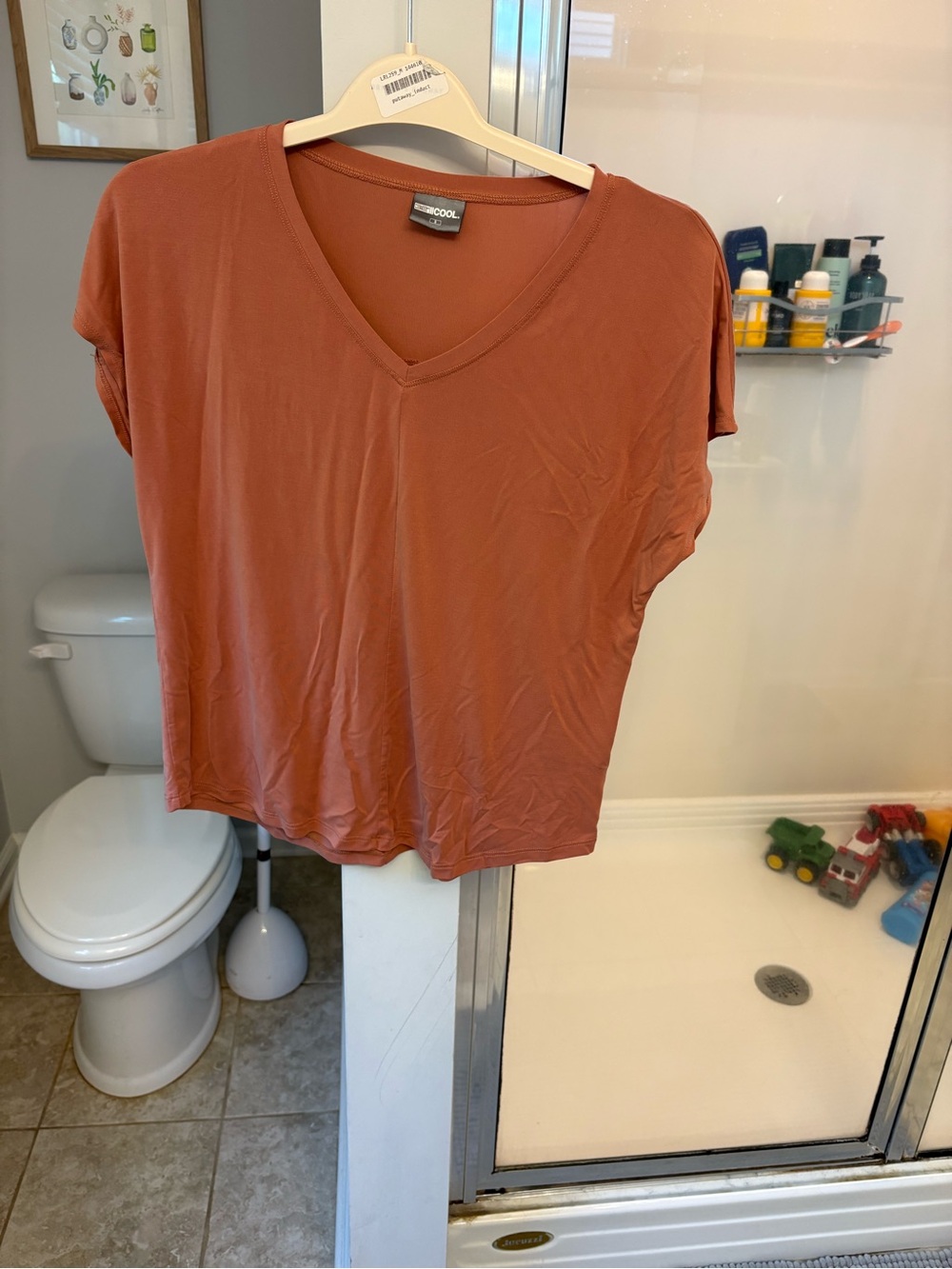 32 Cool V-Neck Short Sleeve‎ Tee in Rust